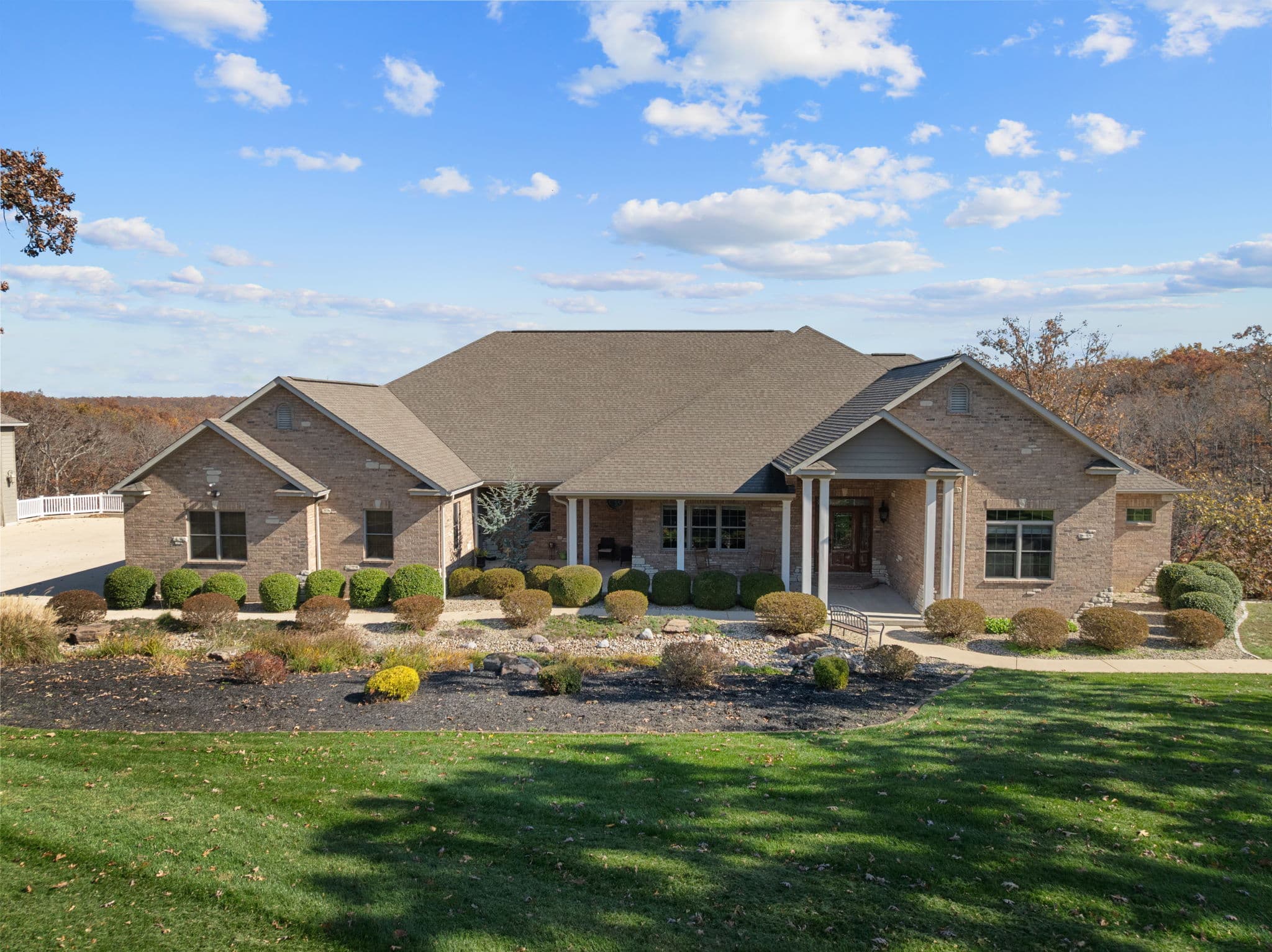 141 W Hickory Ridge Road | Under Contract