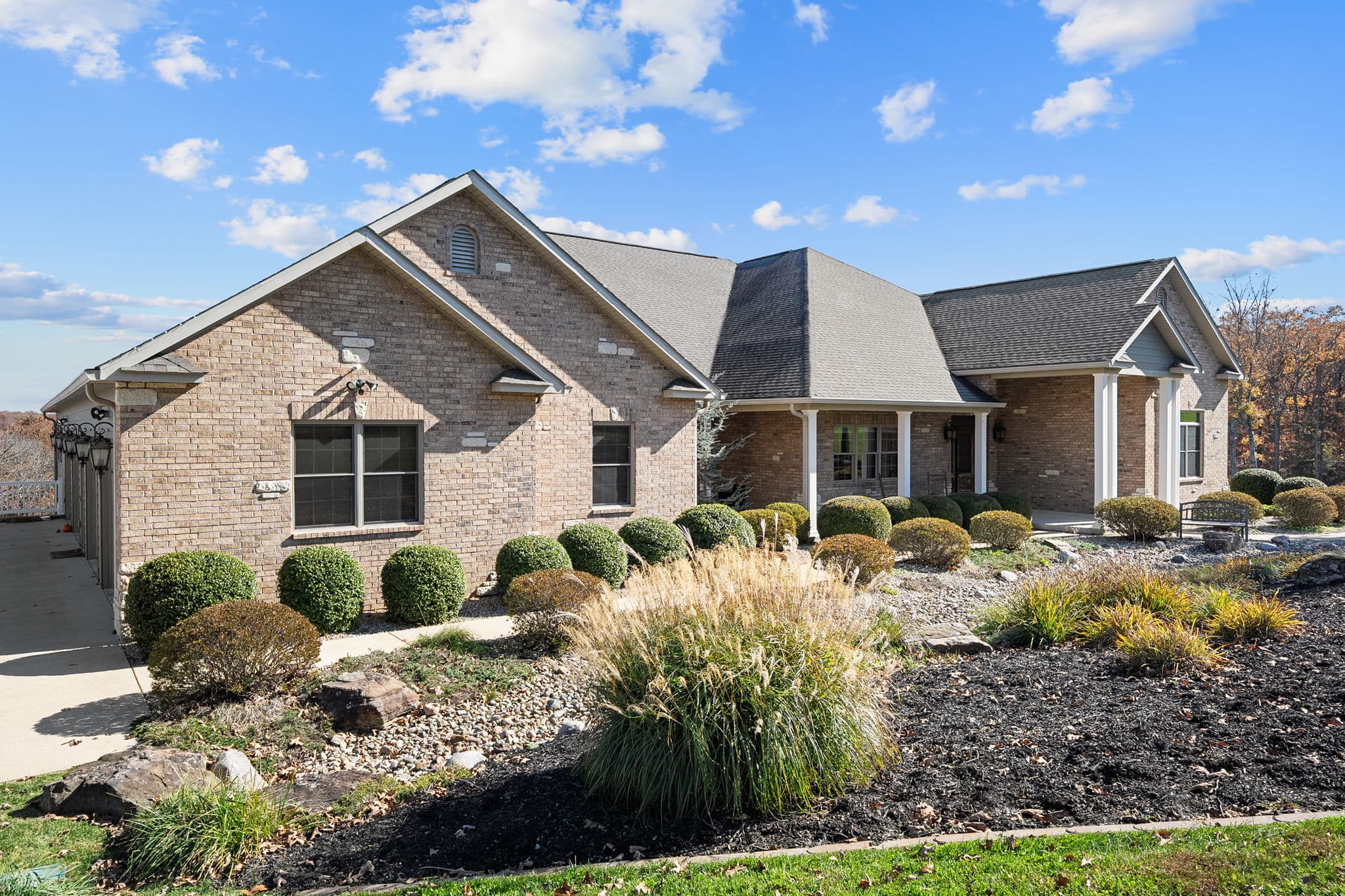 141 W Hickory Ridge Road | Under Contract