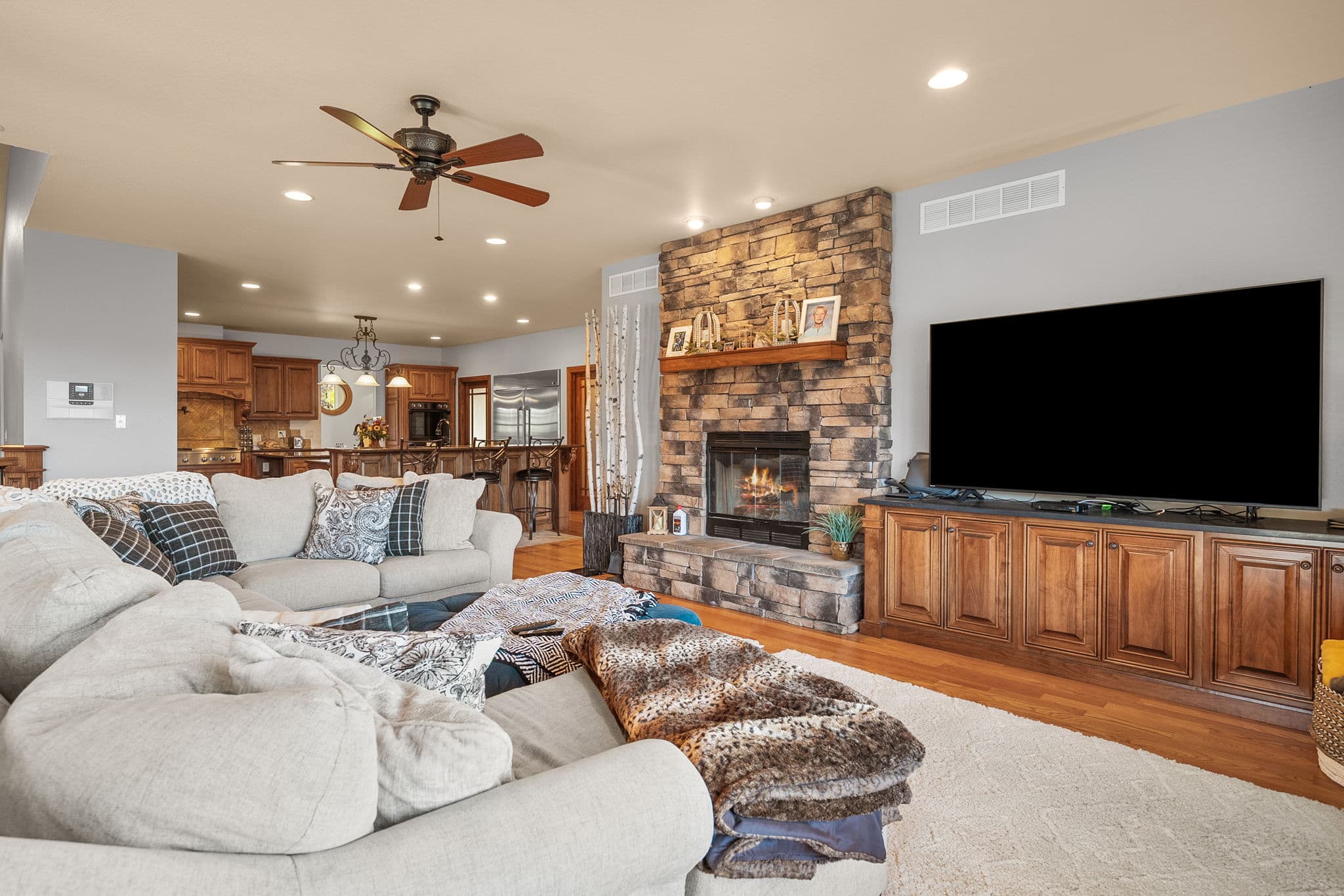 141 W Hickory Ridge Road | Under Contract