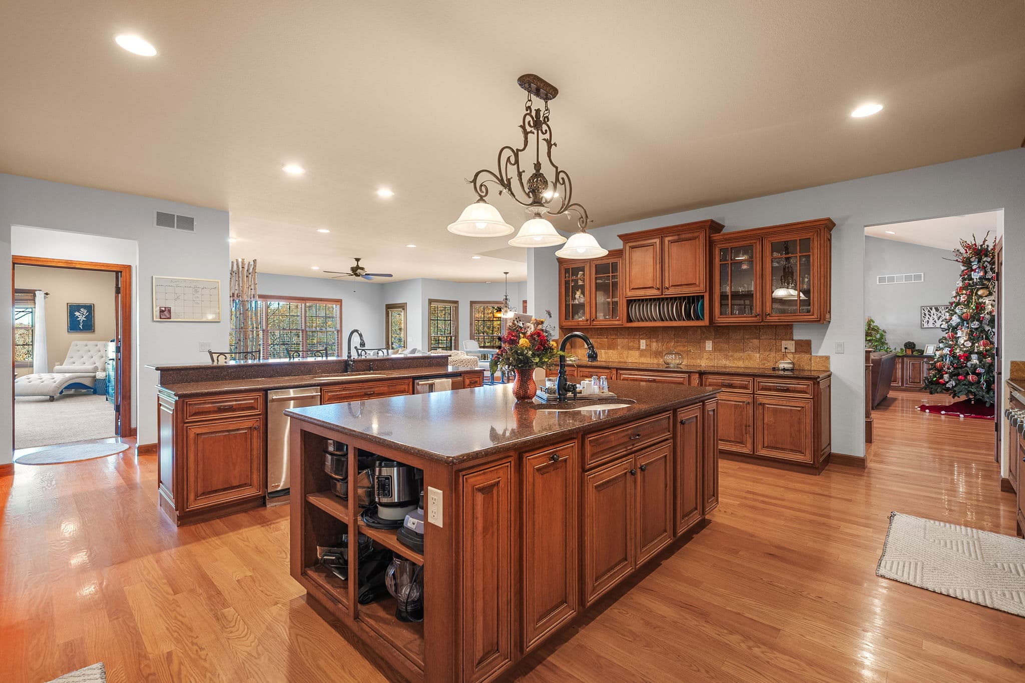 141 W Hickory Ridge Road | Under Contract