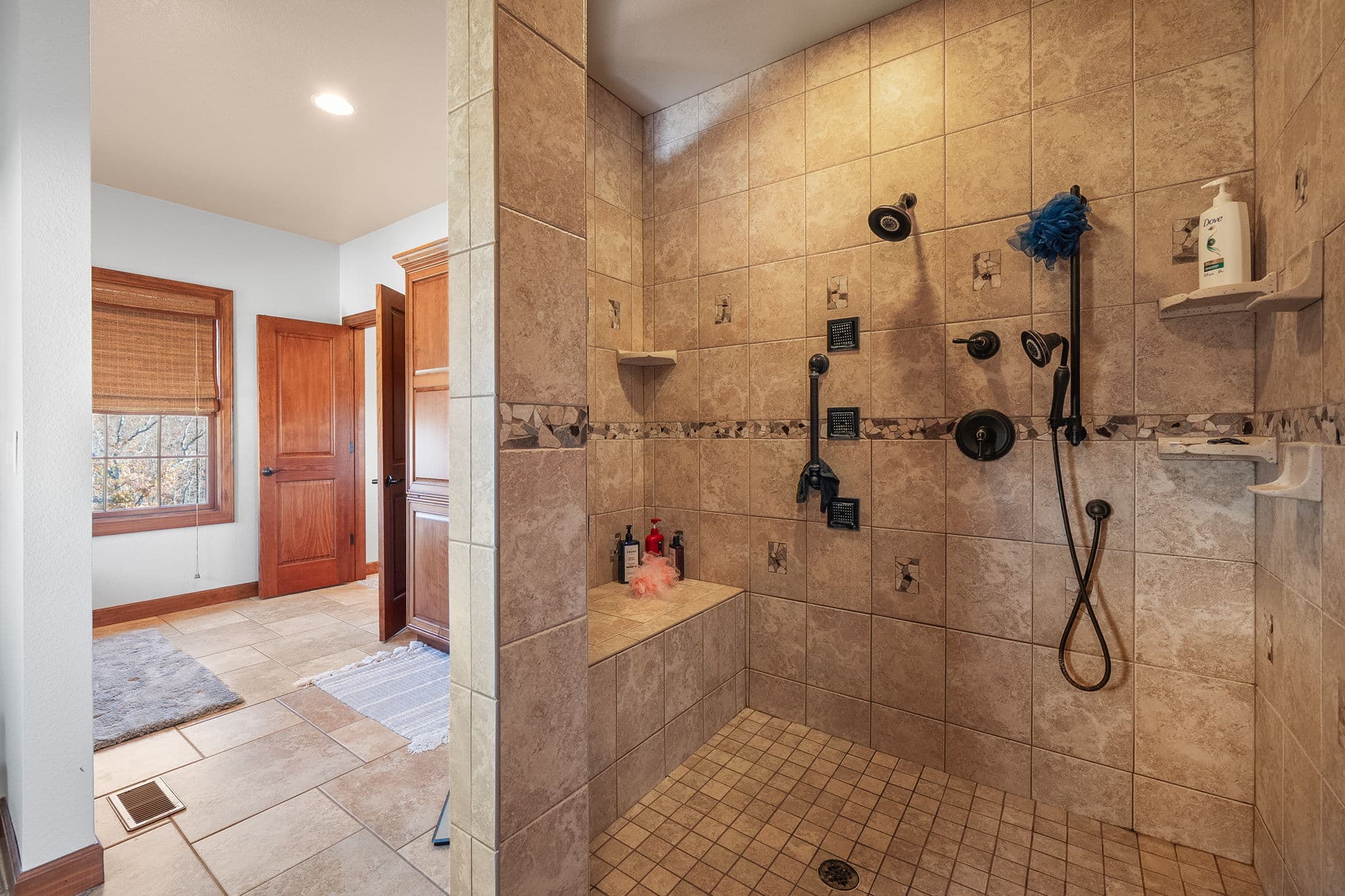 141 W Hickory Ridge Road | Under Contract
