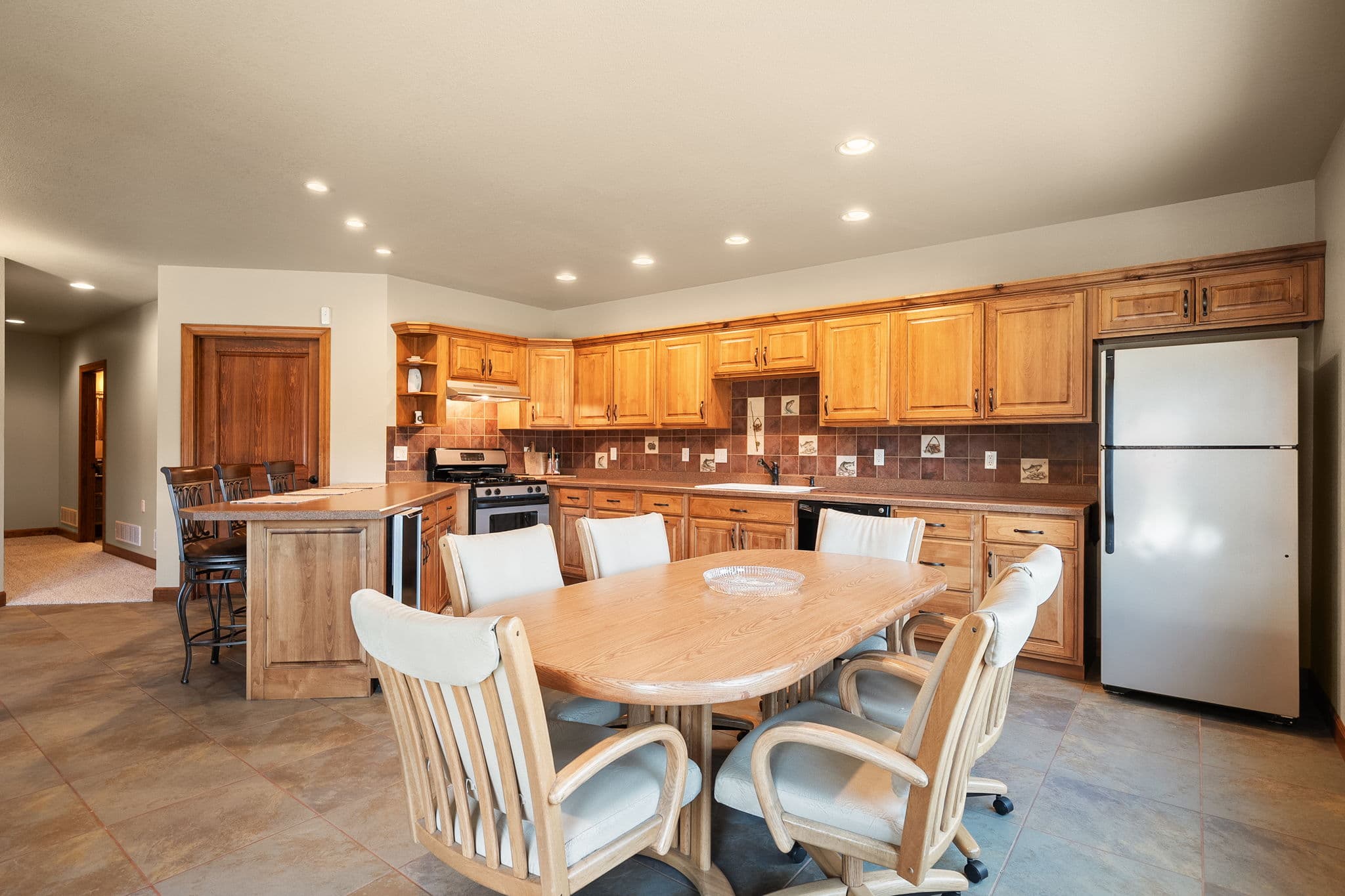 141 W Hickory Ridge Road | Under Contract