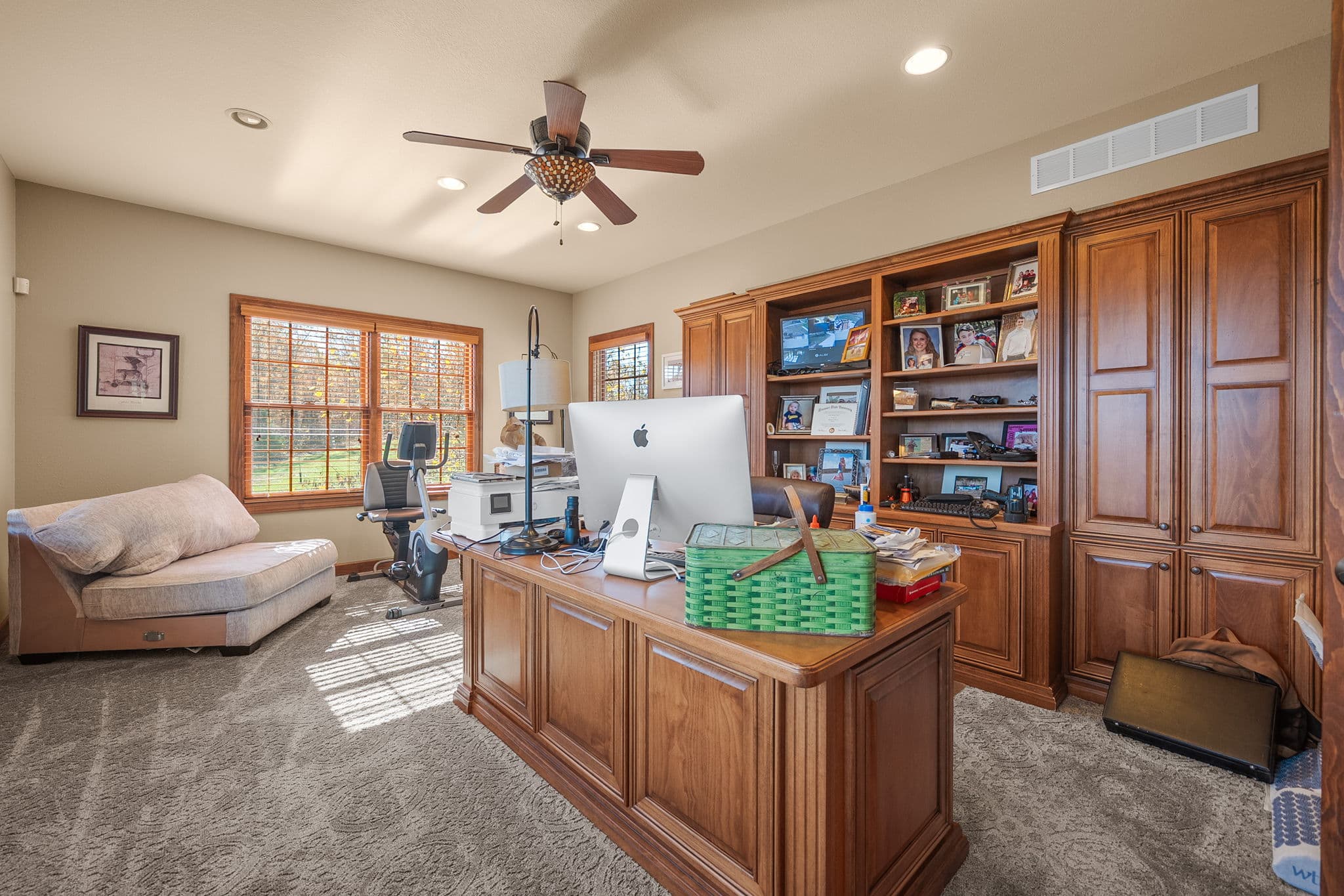 141 W Hickory Ridge Road | Under Contract