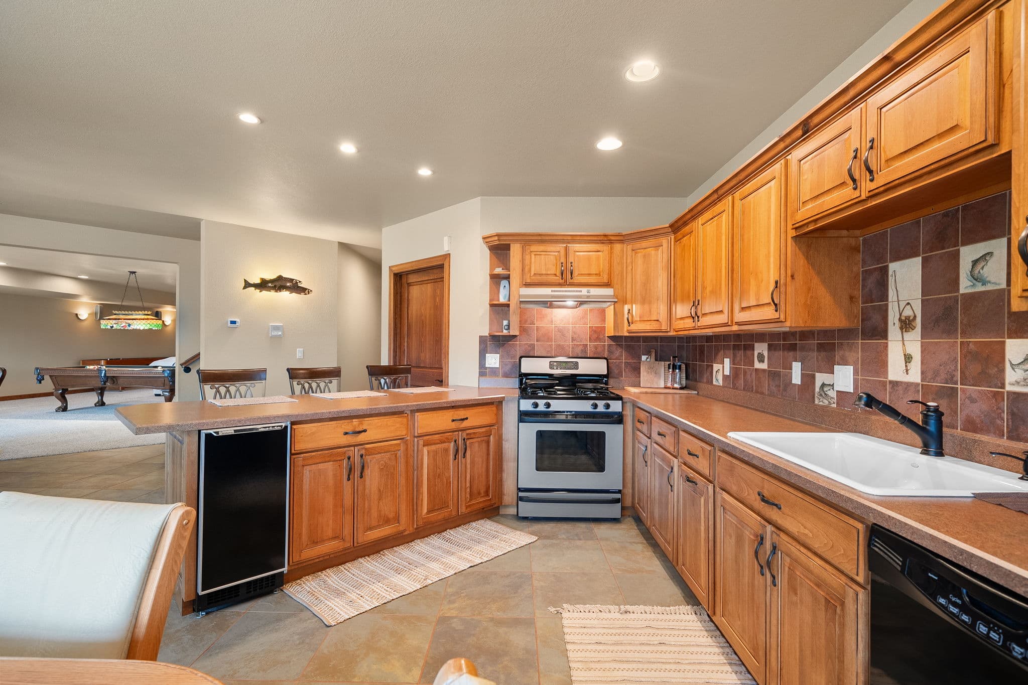 141 W Hickory Ridge Road | Under Contract