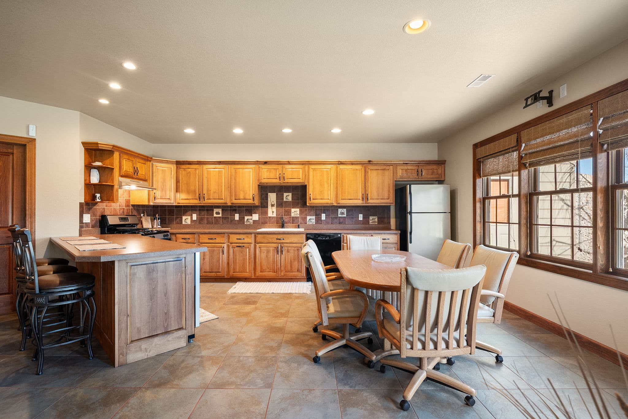 141 W Hickory Ridge Road | Under Contract