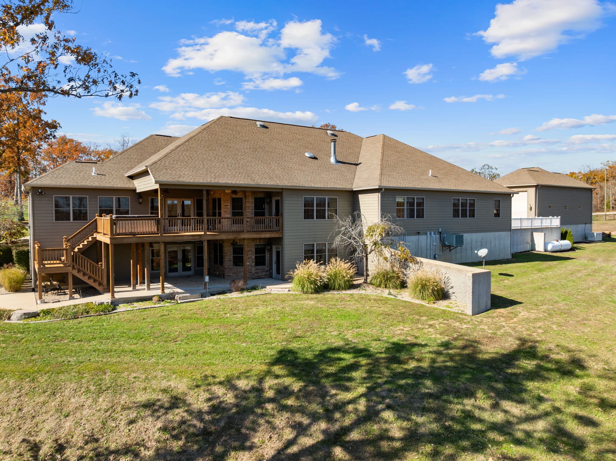 141 W Hickory Ridge Road | Under Contract
