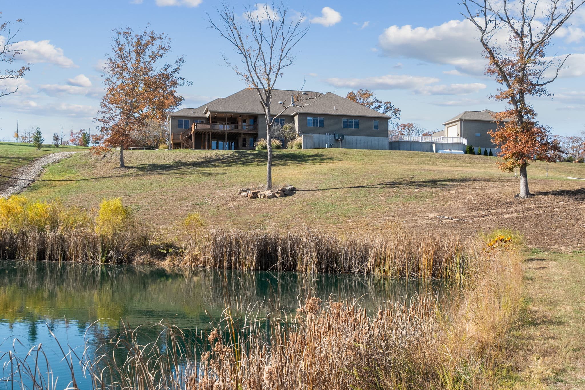 141 W Hickory Ridge Road | Under Contract