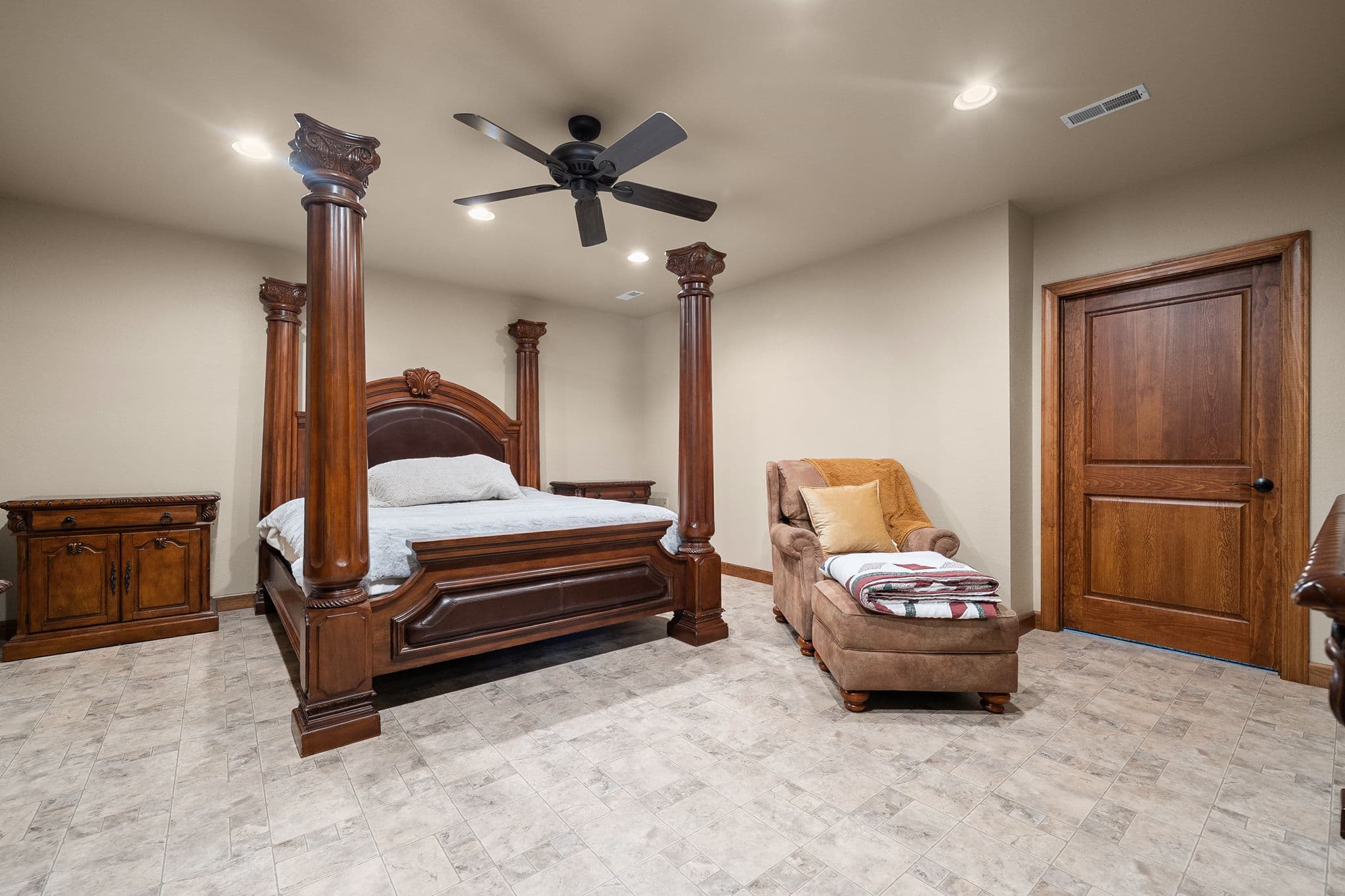 141 W Hickory Ridge Road | Under Contract