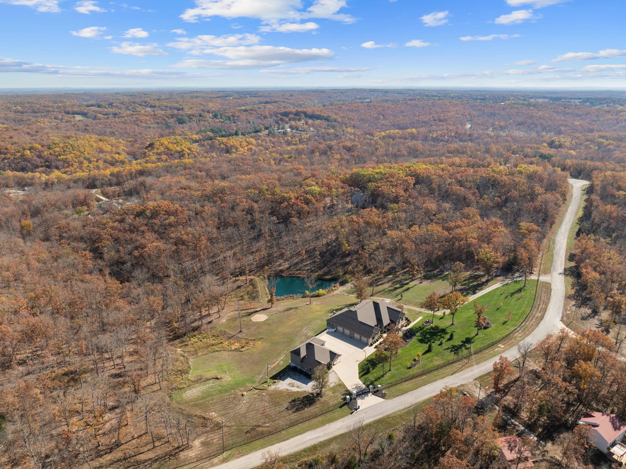 141 W Hickory Ridge Road | Under Contract