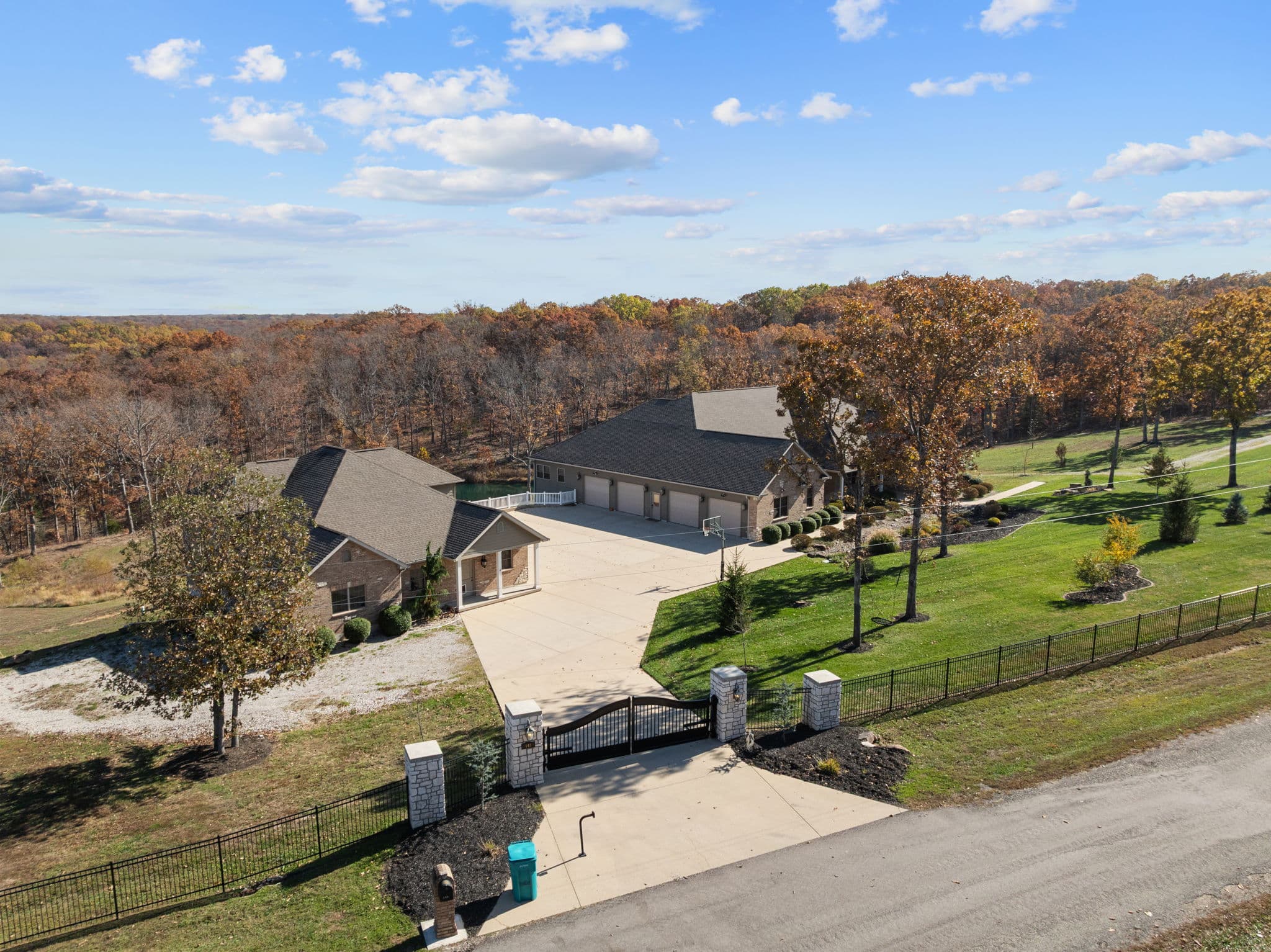 141 W Hickory Ridge Road | Under Contract