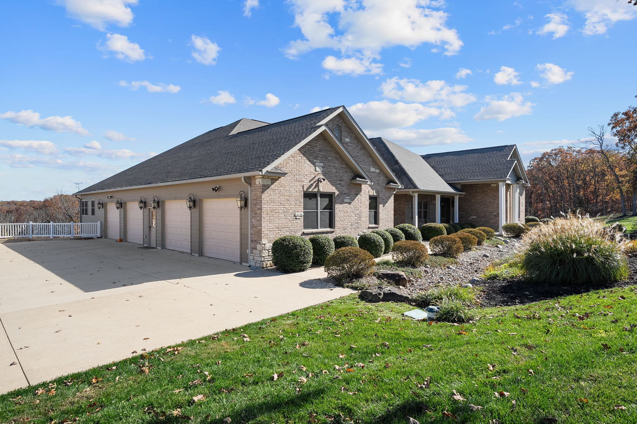 141 W Hickory Ridge Road | Under Contract