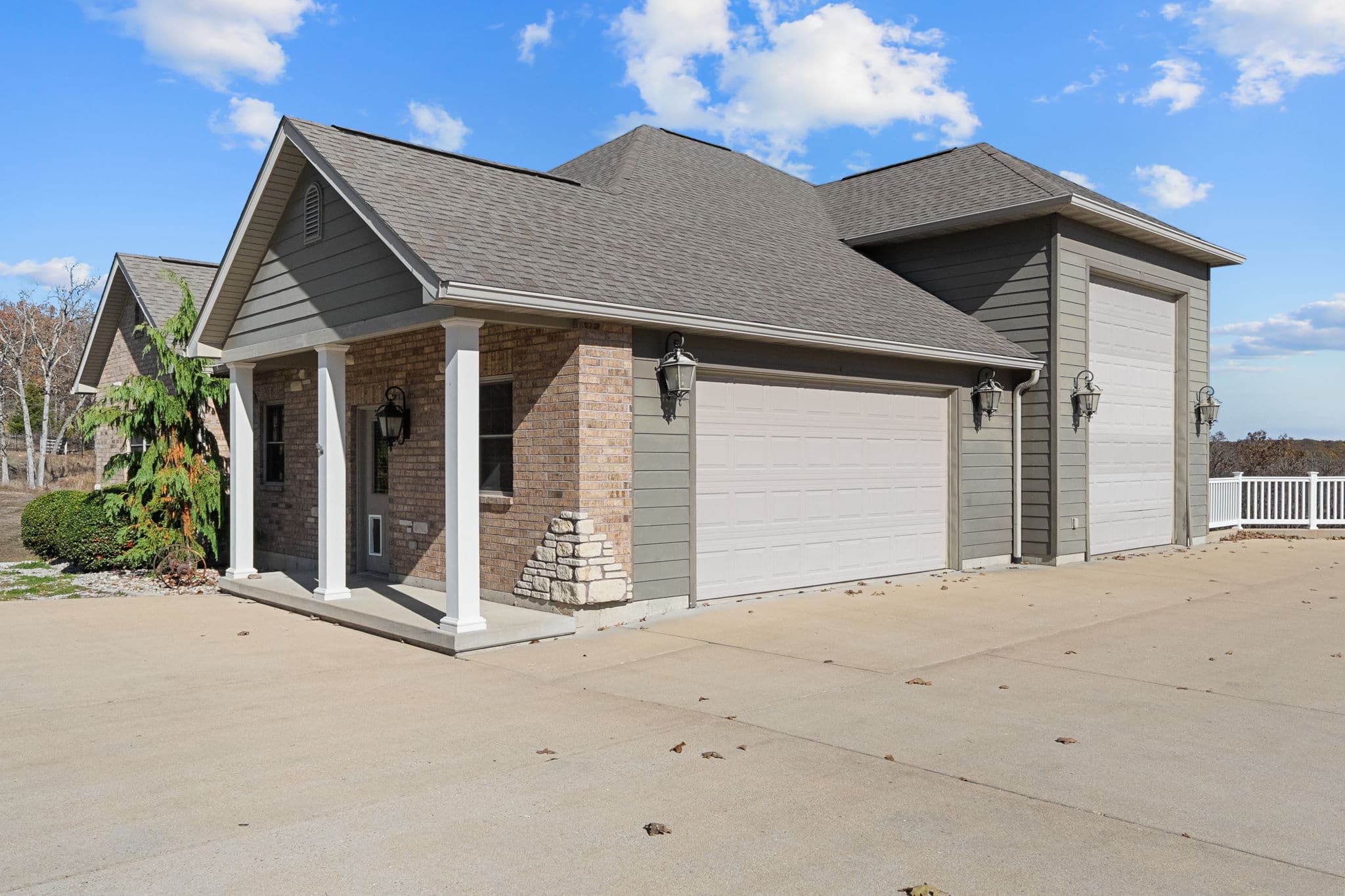 141 W Hickory Ridge Road | Under Contract