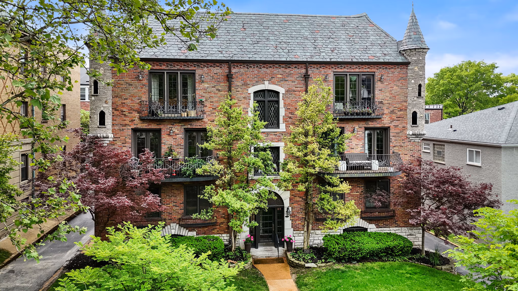 7520 Buckingham 1W | Under Contract