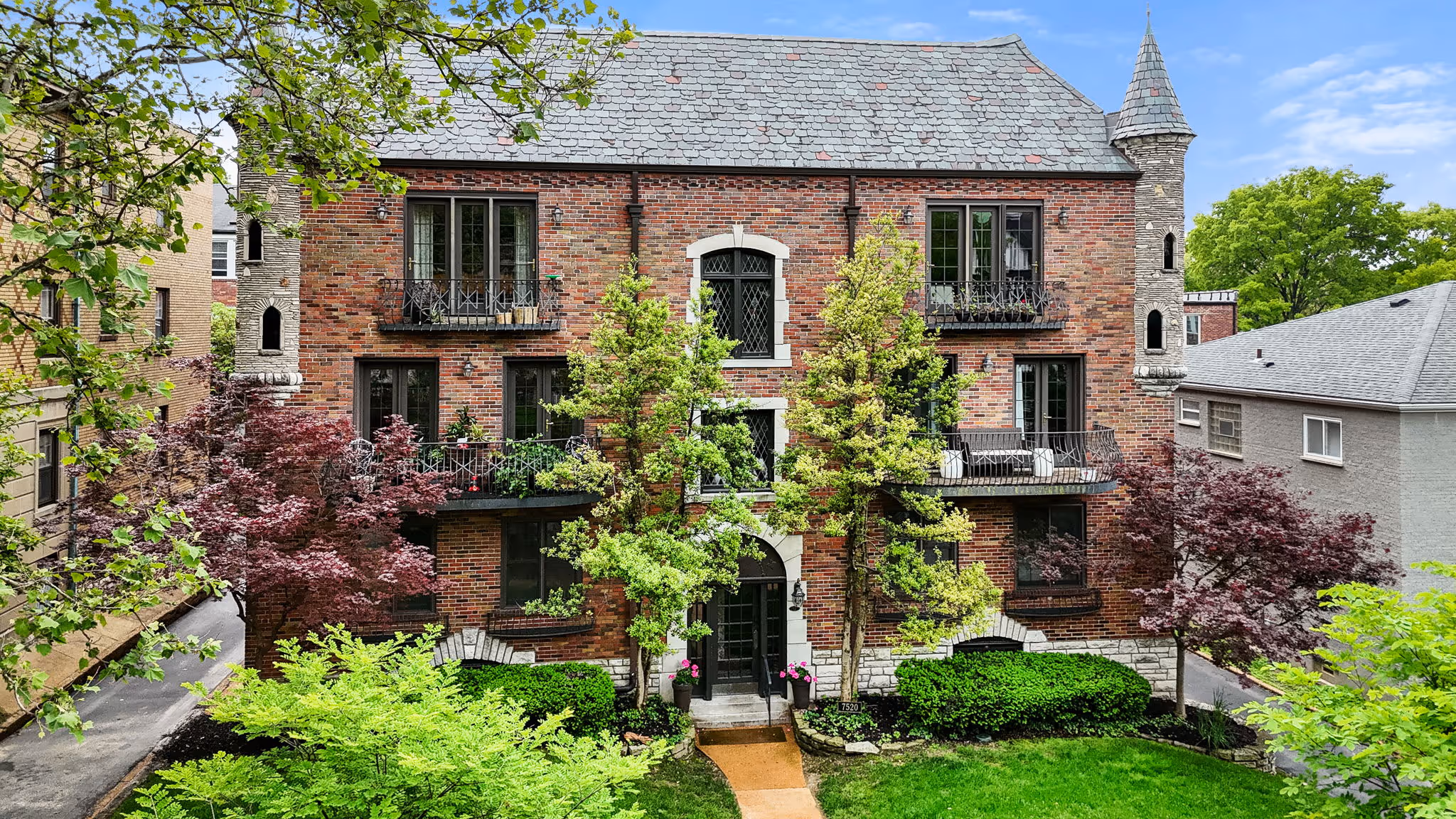 7520 Buckingham 1W | Under Contract